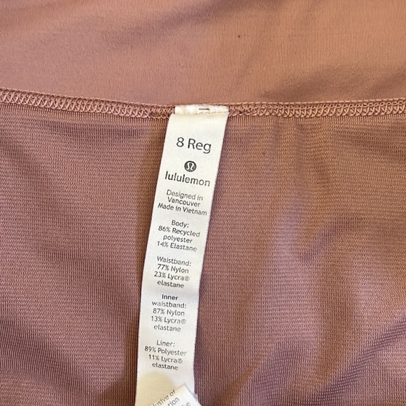 Lululemon Speed shorts, size 8 - Picture 2 of 4